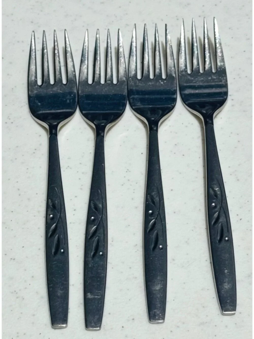 4 Oneida Heirloom Cube WILL O’ WISP Salad Forks Stainless Steel